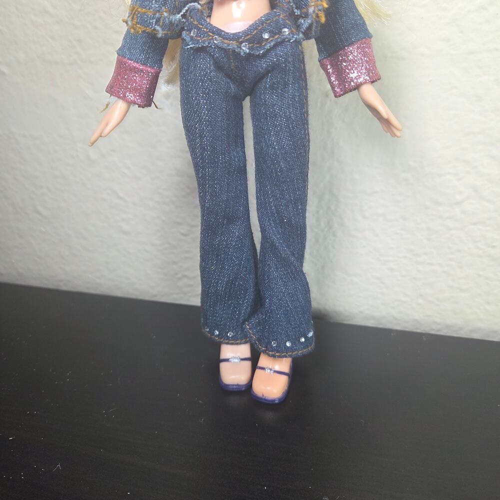 Vintage 2004 Bratz Blind Date Secret Date Cloe Doll with Original Outfit - Picture 5 of 8